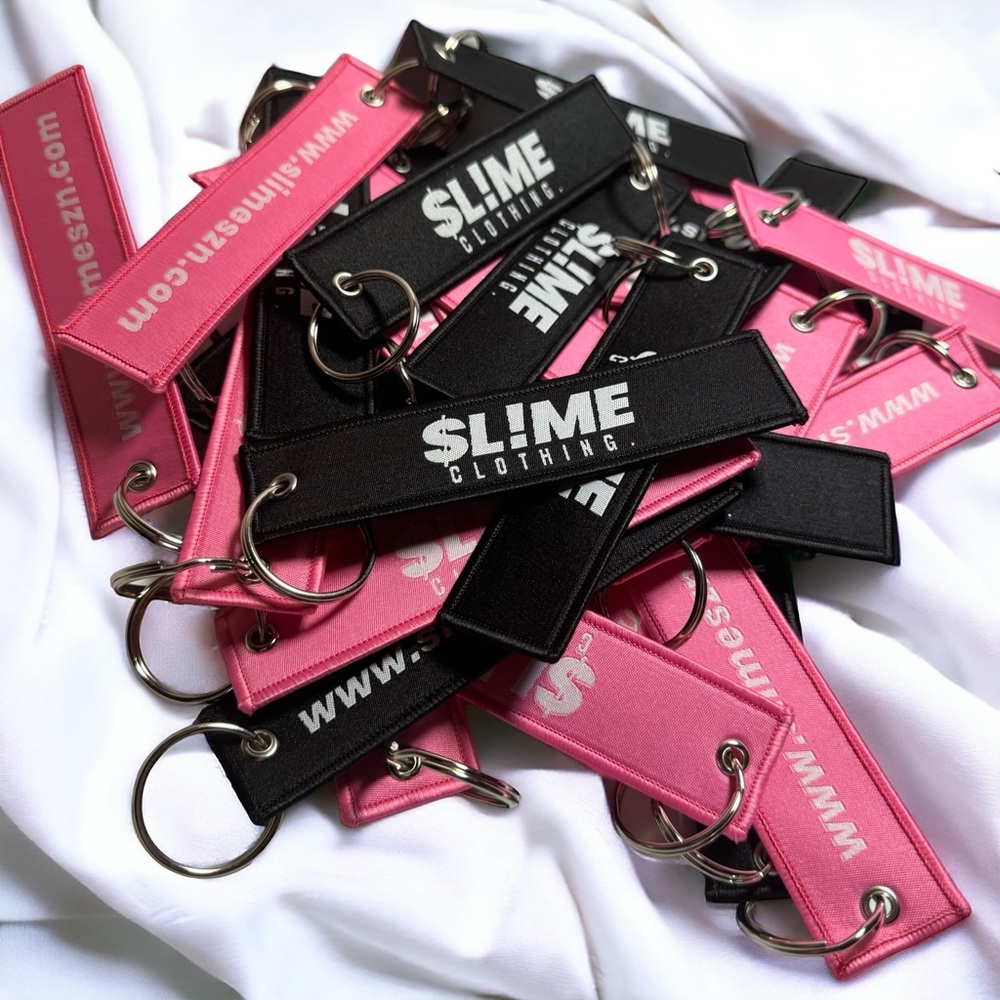 Slime Clothing Keychains in Black and Pink - Picture 4 of 4